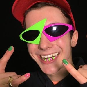 Meet your Posher, Max